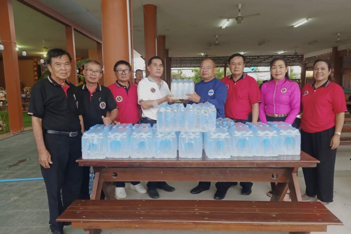 สภา​สหพันธ์​รักษา​สันติภาพ​(UNPKFC)​ มอบน้ำดื่มจำนวน 800 ขวด ให้ สมาคมไทยทรงดำ​(ไตดำ)​เพื่อใช้ในกิจกรรมสาธารณะกุศล